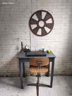 Kleine oude tafel werktafel sidetable bijzettafel grijs, Ophalen of Verzenden