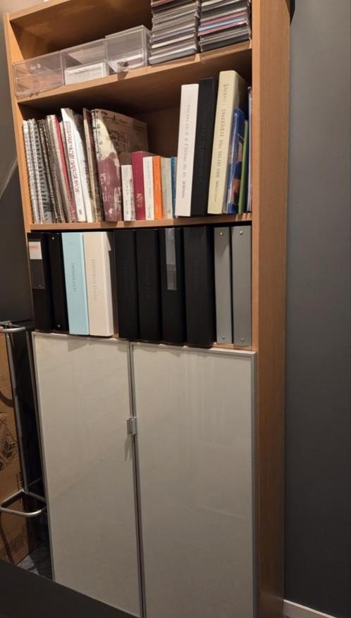 BILLY / OXBERG boekenkast met melkglazen deuren – eiken, Huis en Inrichting, Kasten | Boekenkasten, Zo goed als nieuw, 50 tot 100 cm