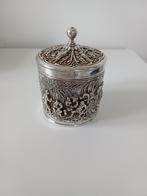 Douwe Egberts verzilverde theebus Herbert Hooijkaas, Ophalen of Verzenden, Zilver