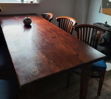 Klassiek houten eettafel lang beschikbaar voor biedingen