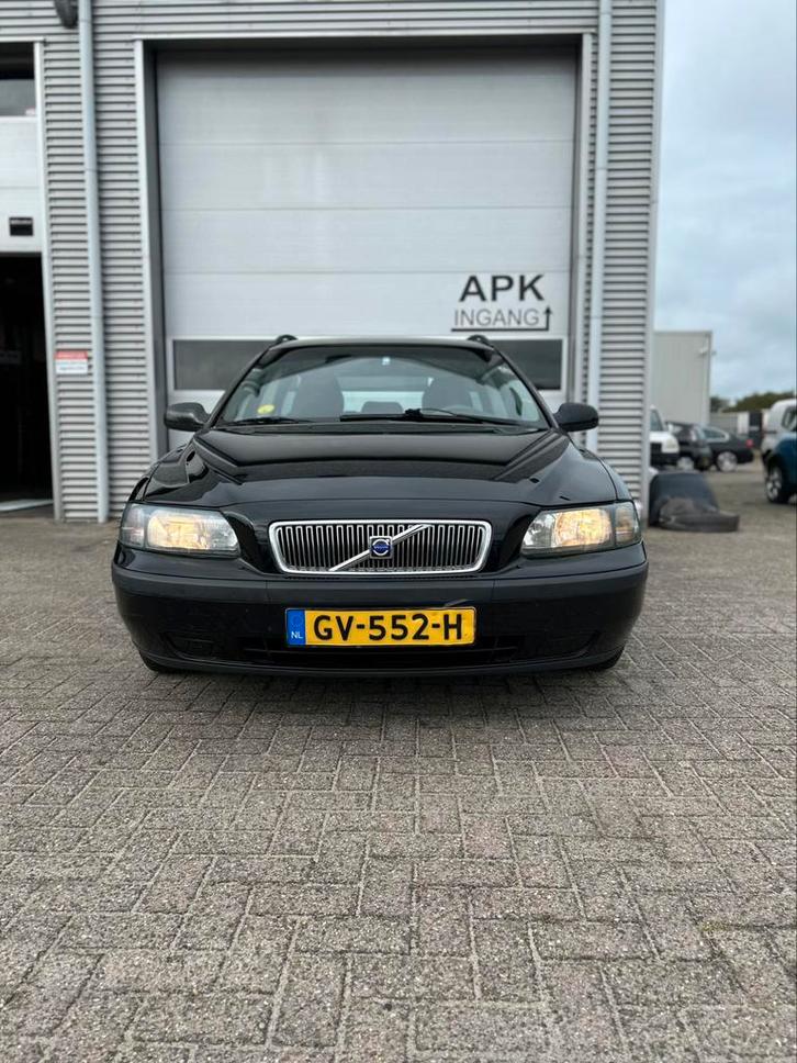Volvo v70 2.4 2002 Zwart, Auto's, Volvo, Particulier, V70, Benzine, Stationwagon, Handgeschakeld, Geïmporteerd, Zwart, Zwart, Leder en Stof