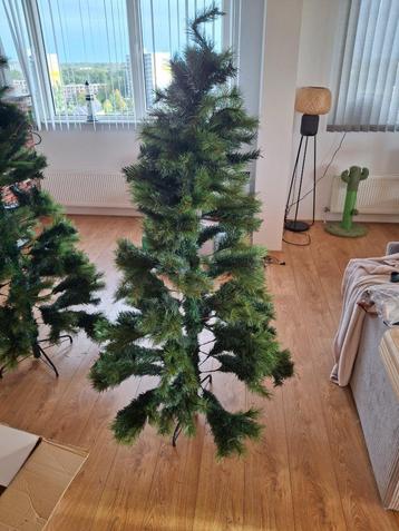 kerstboom 185cm hoog 90cm omtrek beschikbaar voor biedingen