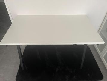 Bureau, tafel, bureaus