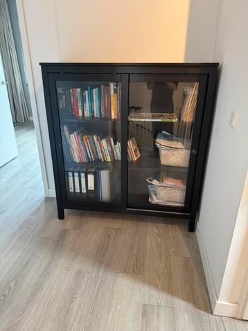 Boekenkast vitrinekast buffetkast IKEA gratis afhalen 