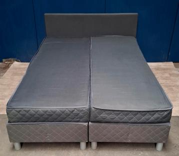 2 x Boxspring met Riga matrassen 70/200 = 140/200 beschikbaar voor biedingen