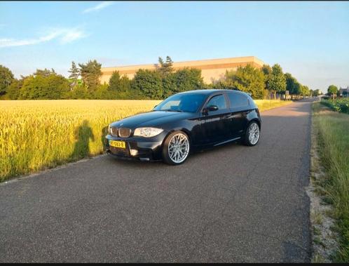 BMW 1-Serie 3.0 130I 5DR 2006 Zwart, Auto's, BMW, Particulier, 1-Serie, Benzine, F, Hatchback, Handgeschakeld, Geïmporteerd, Zwart