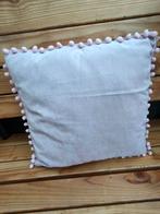 Roze kussen met leuke bolletjes, Ophalen of Verzenden, Zo goed als nieuw, Roze, Vierkant