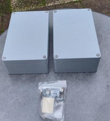 2 MBA spuitgiet aluminium kastjes 260 x 160 x 90 MM  beschikbaar voor biedingen