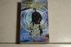 Pendragon De Drijvende stad Cloral / D.J. Machale deel 2, Ophalen of Verzenden, Zo goed als nieuw, Fictie