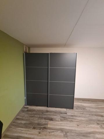 Grote Schuifdeurkast - Zo Goed Als Nieuw