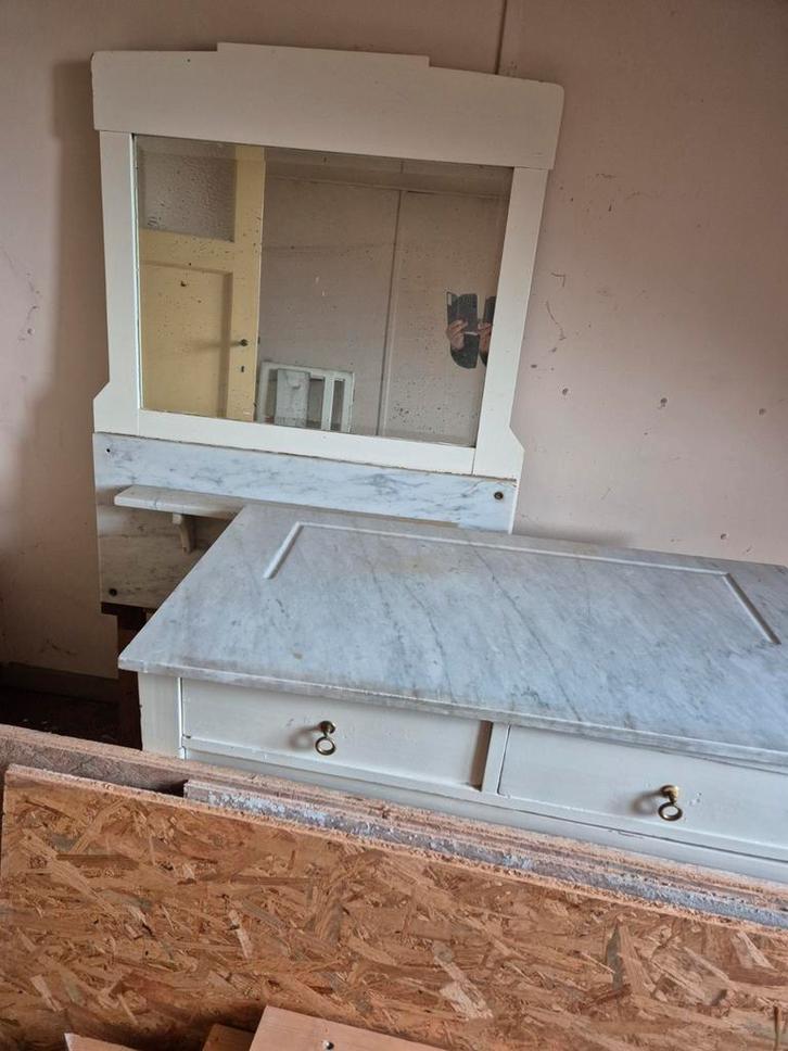 Commode met marmeren blad en spiegel, Huis en Inrichting, Badkamer | Badkamermeubels, Gebruikt, Wastafelkast, Minder dan 100 cm