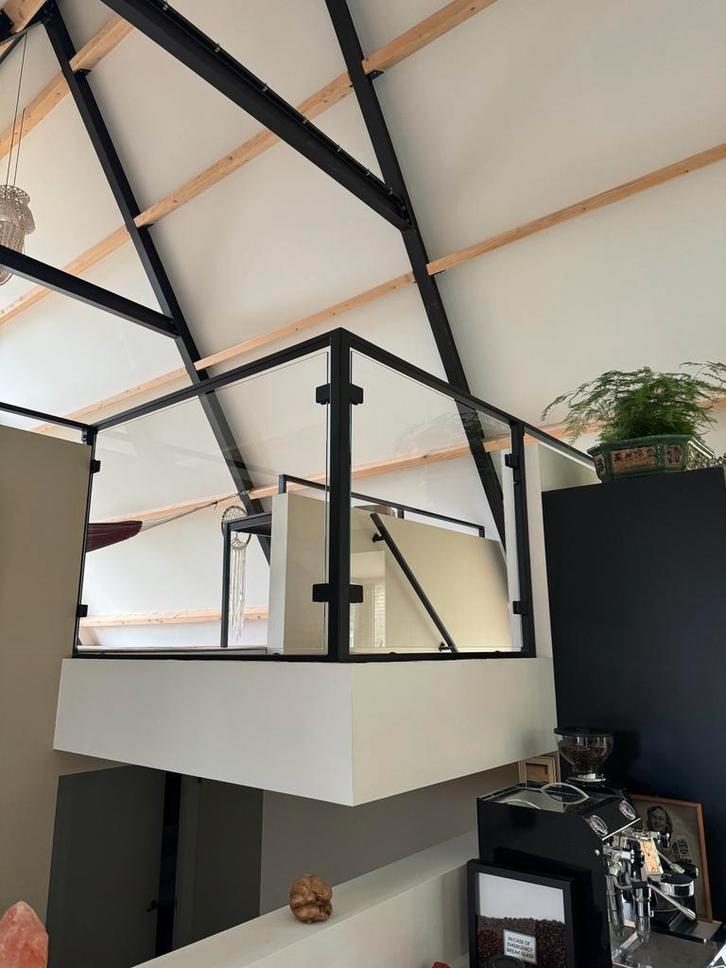 Glazen balustrade met stalen frame - Maatwerk, Huis en Inrichting, Stoffering | Gordijnen en Lamellen, Nieuw, 100 tot 150 cm, 100 tot 150 cm