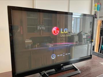 LG 42inch plasma tv beschikbaar voor biedingen