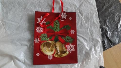 Twee, sjieke en stevige kerstkadoverpakkingen met GRATIS e, Diversen, Kerst, Zo goed als nieuw, Ophalen of Verzenden