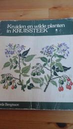 Borduurboek kruiden en wilde planten in kruissteek, Hobby en Vrije tijd, Borduren en Borduurmachines, Ophalen of Verzenden, Gebruikt