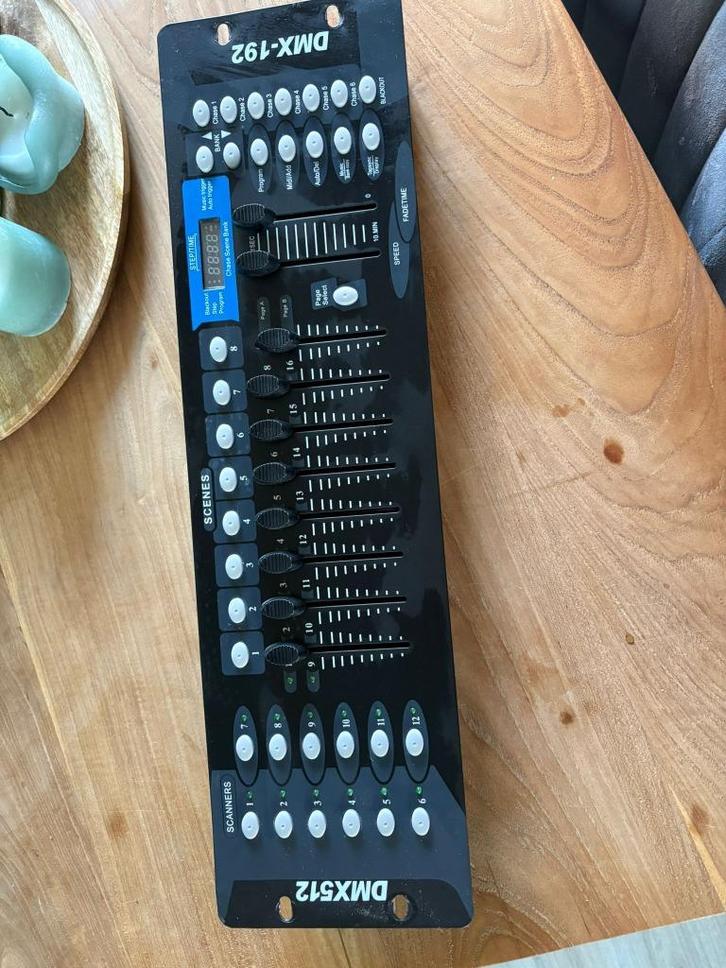 DMX controller - 192 kanaals + DMX kabels, Muziek en Instrumenten, Licht en Laser, Zo goed als nieuw, Licht, Geluidgestuurd, Kleur