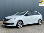 Skoda Rapid Spaceback 1.0 TSI Clever Automaat | Panoramadak, Auto's, Stof, Gebruikt, 95 pk, Wit