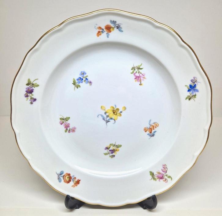 Meissen porseleinen ontbijtbord streublumen decor 1900., Antiek en Kunst, Antiek | Porselein, Ophalen of Verzenden