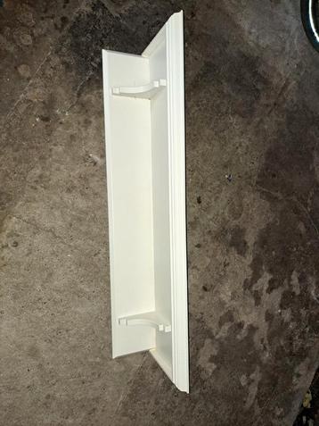 Wandplank beschikbaar voor biedingen