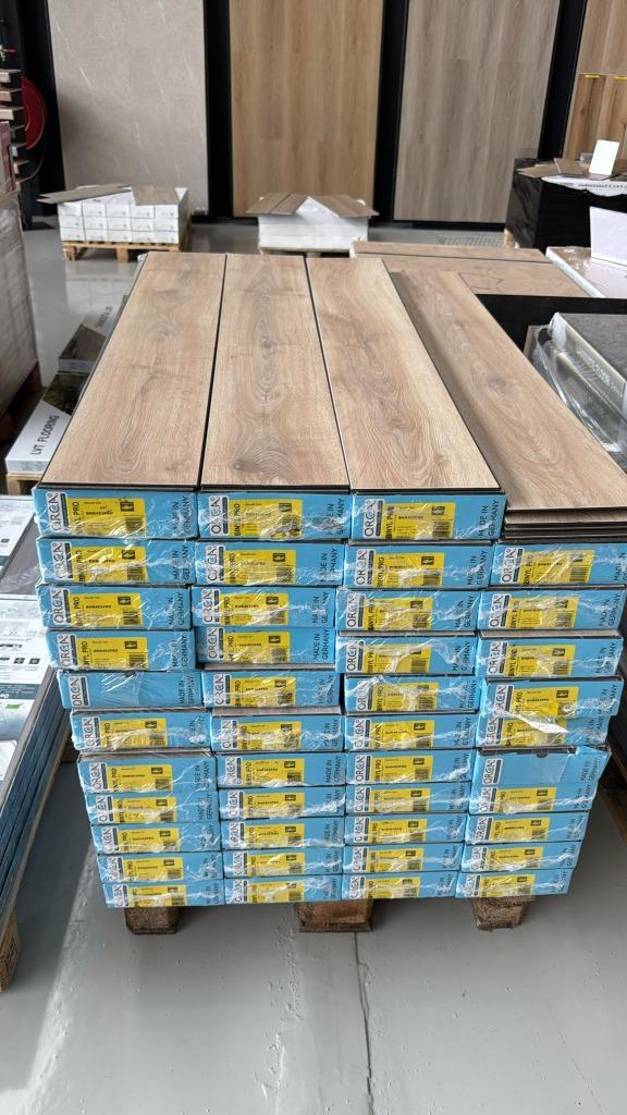 Direct ophalen | Aqua laminaat waterbestendig | 99,44 m2, Huis en Inrichting, Stoffering | Vloerbedekking, Nieuw, Laminaat, Crème
