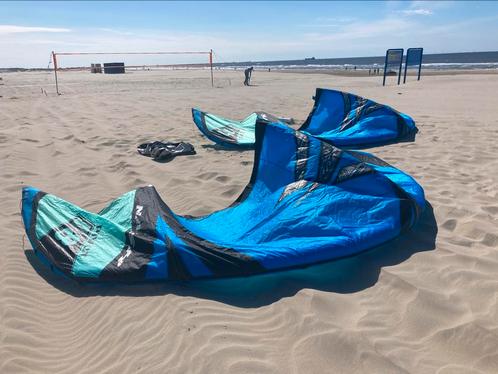 Naish pivot s26 2022 set 8m2 11m2 zgan plus bar en lijnen, Watersport en Boten, Kitesurfen, Zo goed als nieuw, Geen board, Ophalen of Verzenden