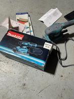 Makita vlakschuurmachine BO3711X, Doe-het-zelf en Verbouw, Ophalen, Zo goed als nieuw, Minder dan 600 watt, Vlakschuurmachine