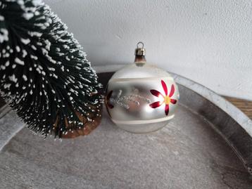 Vintage kerstbal met rode bloem 537 beschikbaar voor biedingen