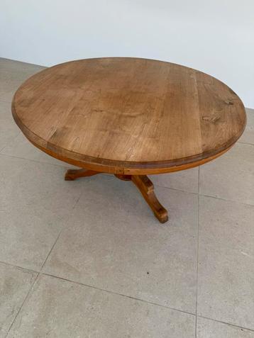 Massief eiken ronde tafel beschikbaar voor biedingen