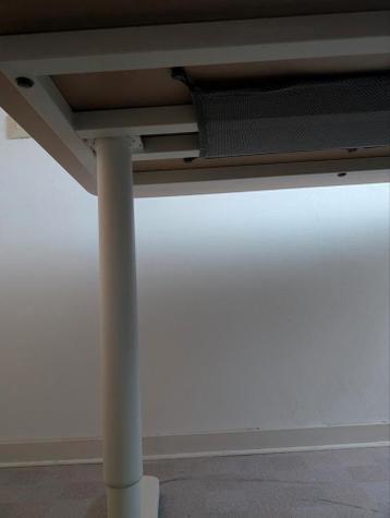 Ikea bekant bureau , met snoerennet ondertafelblad 180*60 - afbeelding 7