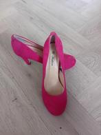 Rode pumps maat 38. Hakhoogte 6 cm, Ophalen of Verzenden, Zo goed als nieuw, Rood