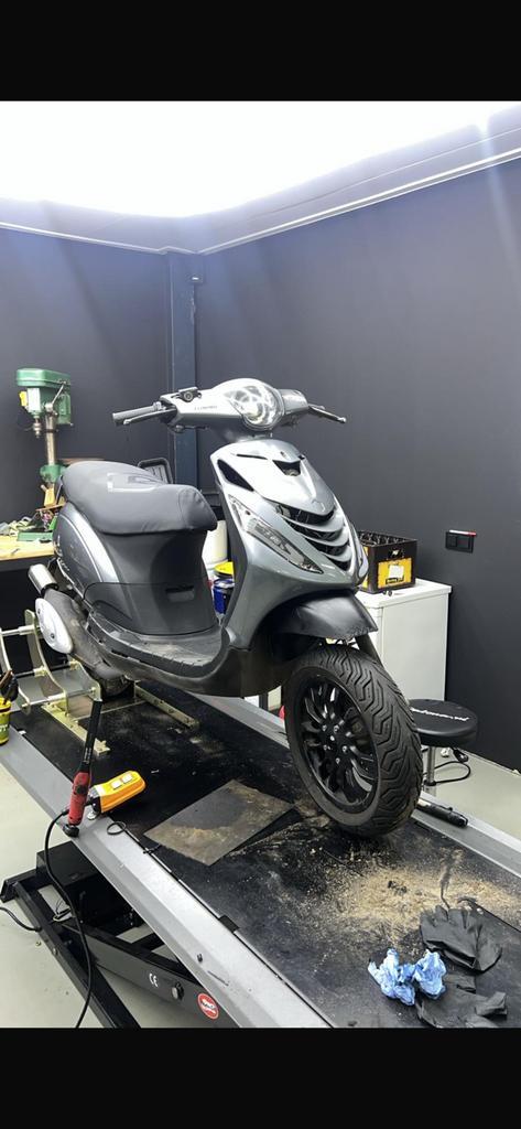 Zip 70cc 2t (Geldig brom!) waardepeiling., Fietsen en Brommers, Scooters | Piaggio, Zo goed als nieuw, Zip, Maximaal 45 km/u, Tweetakt