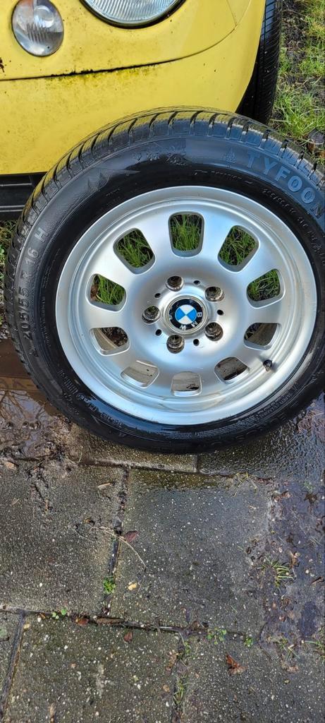 Winterset bmw e46 16 inch, Auto-onderdelen, Banden en Velgen, Velg(en), Winterbanden, 16 inch, 205 mm, Personenwagen, Gebruikt