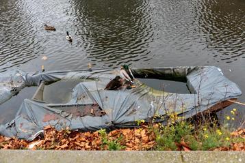 Boot leegpompen  boot gezonken  beschikbaar voor biedingen