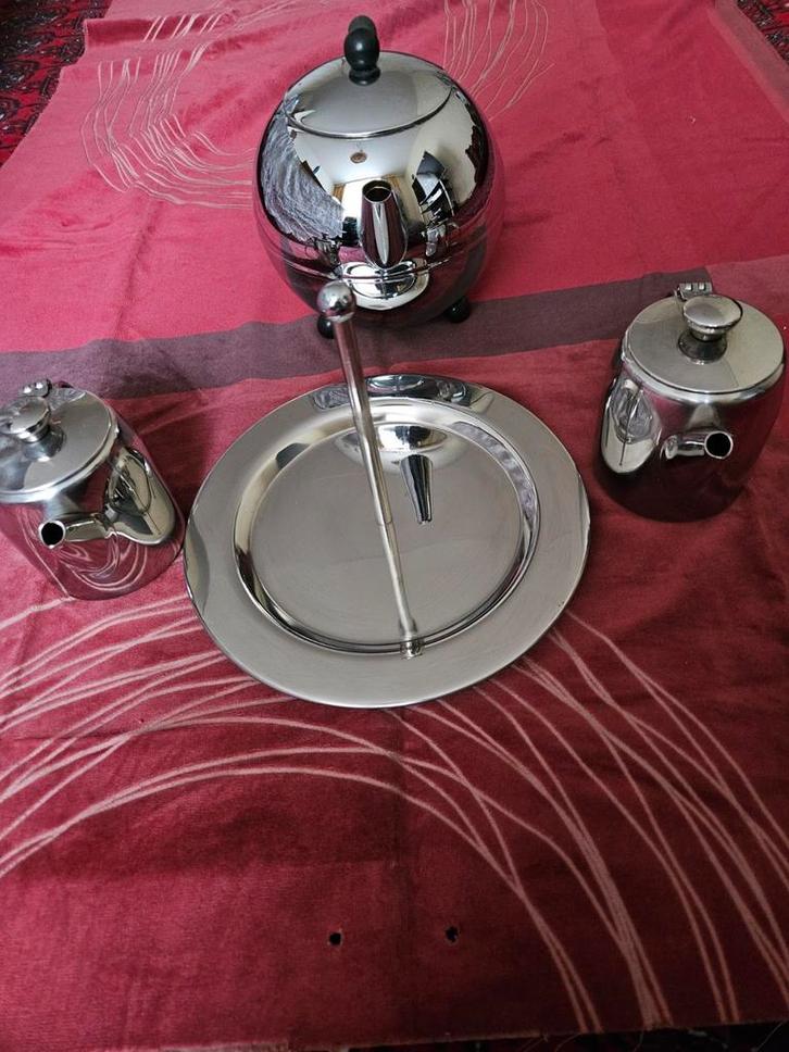 Mooi RVS Servies - 4 Delig, Huis en Inrichting, Keuken | Servies, Zo goed als nieuw, Overige typen, Effen, Overige materialen