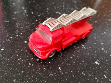 Lego Mercedes brandweerauto € 10.00 beschikbaar voor biedingen