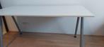 Wit Ikea Thyge Bureau met verstelbare poten, Ophalen