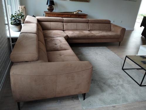 Leren hoekbank Nubuck nieuwstaat weg wegens verhuizing, Huis en Inrichting, Banken | Complete zithoeken, Zo goed als nieuw, Ophalen