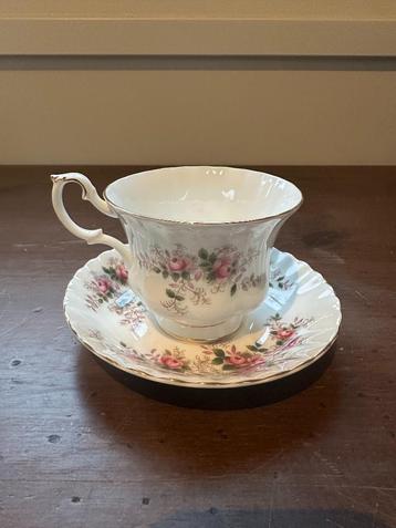 Royal Albert Bone China kop en schotel Lavender Rose beschikbaar voor biedingen