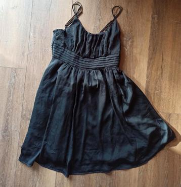 Zwart jurkje maat L beschikbaar voor biedingen