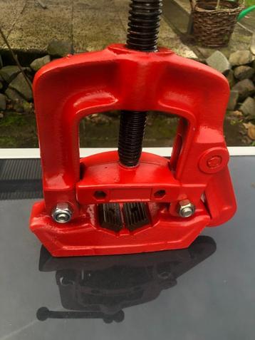 Pijpenklem van 1/4 tot 3 duim beschikbaar voor biedingen