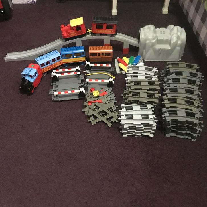 Duplo elektrische treinen, Kinderen en Baby's, Speelgoed | Duplo en Lego, Zo goed als nieuw, Duplo, Ophalen of Verzenden