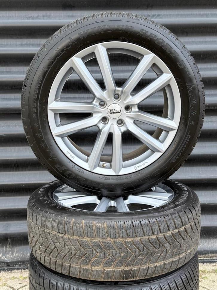 19 inch 2023 Cms Volvo XC60 R Design velgen banden, Auto-onderdelen, Banden en Velgen, Band(en), Winterbanden, 19 inch, 235 mm