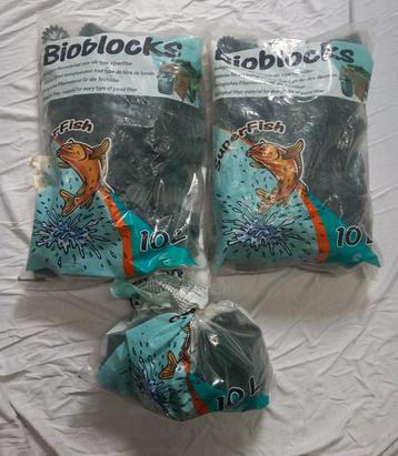 +- 22 LITER NIEUWE BIOBLOCKS beschikbaar voor biedingen