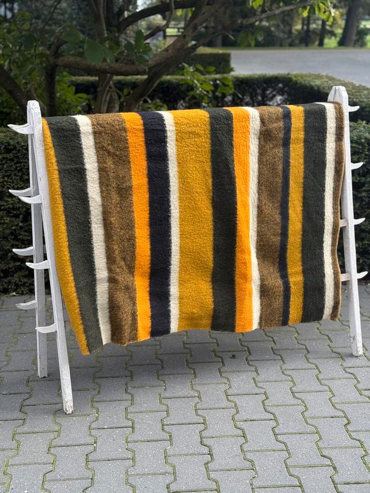 Retro wollen deken, Huis en Inrichting, Woonaccessoires | Plaids en Woondekens, Zo goed als nieuw, Ophalen of Verzenden
