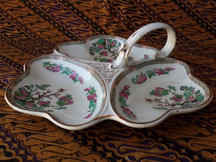 Mooie antieke serveerschaal uit Engeland 30 cm. uit 1900., Antiek en Kunst, Antiek | Porselein, Ophalen of Verzenden