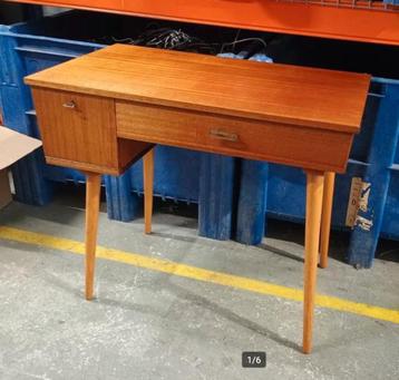 retro Vintage bureau jaren '60 beschikbaar voor biedingen