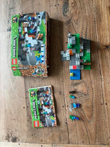 Lego 21141 minecraft de zombiegrot beschikbaar voor biedingen