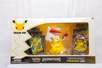 CELEBRATIONS PREMIUM FIGURE COLLECTION: PIKACHU VMAX (25TH), Hobby en Vrije tijd, Verzamelkaartspellen | Pokémon, Nieuw, Verzenden