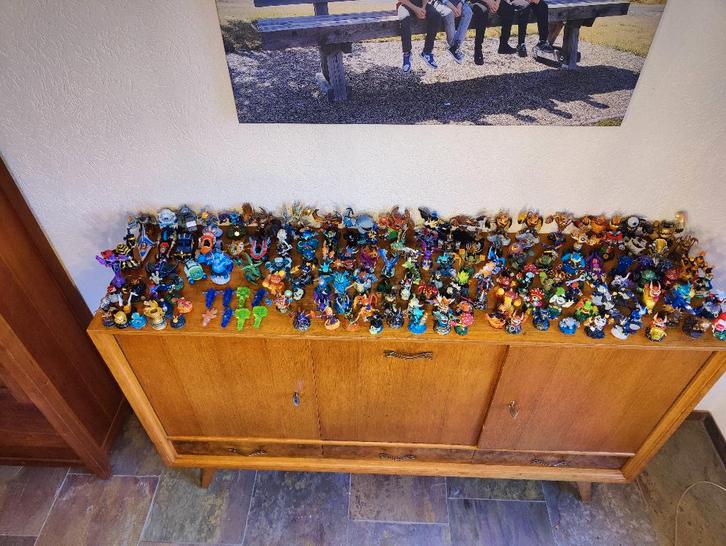 zeer grote verzameling skylanders en 4 cd,s en poster, Spelcomputers en Games, Games | Nintendo Wii, Gebruikt, Avontuur en Actie