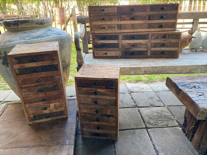 Stoere ladekastjes van oud Truckwood, Antiek en Kunst, Antiek | Meubels | Kasten, Ophalen